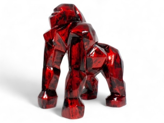 STATUE GORILLE ORIGAMI EN RESINE ROUGE PATINÉ 25 CM